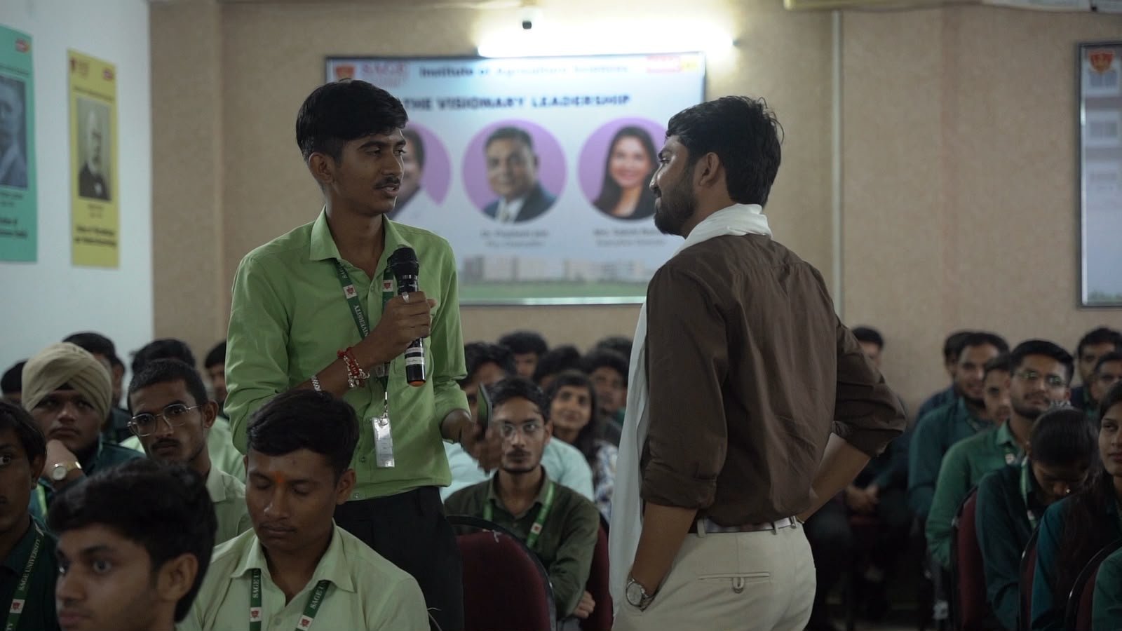 Akshat Vyas teaching in class
